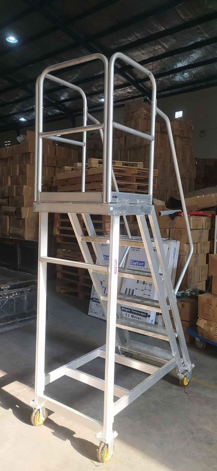 Tangga dorong Rolling Ladders Mobile stairs 2 meter - Gambar 5