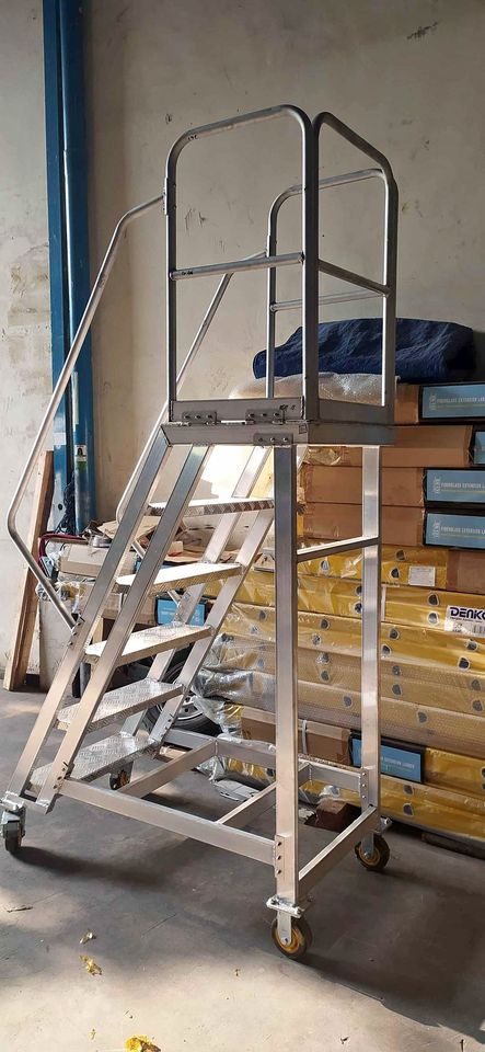 Tangga dorong Rolling Ladders Mobile stairs 2 meter - Gambar 2